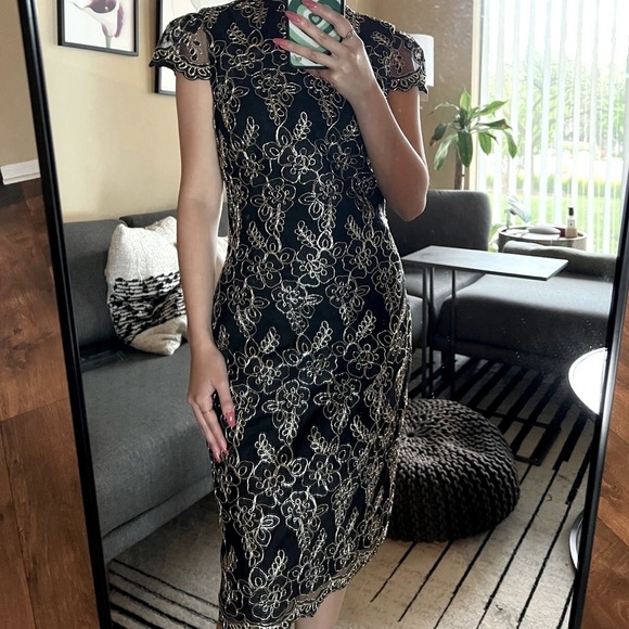 Alice & Olivia Floral Lace Dress - Picture 3 of 13